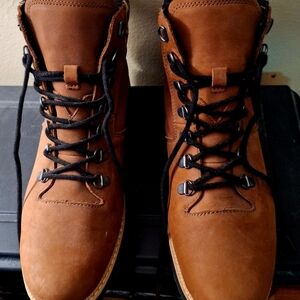 Tom's boots size 11